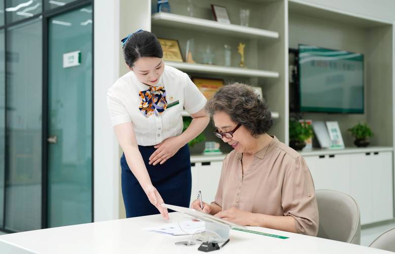 美康医保个人账号余额取现手续费多少啊？这笔费用你要清楚